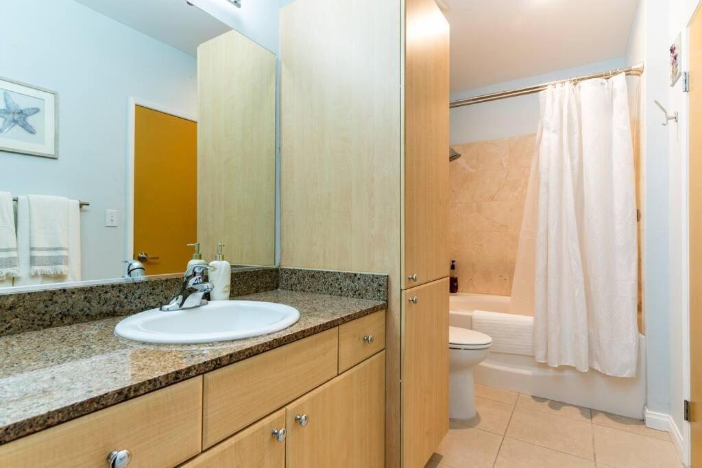 A Corner Unit With Ocean Views From Every Room Long Beach Exteriör bild
