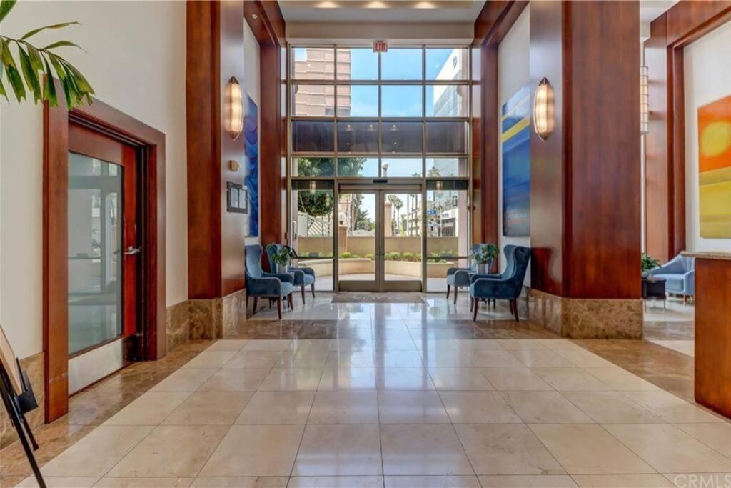 A Corner Unit With Ocean Views From Every Room Long Beach Exteriör bild